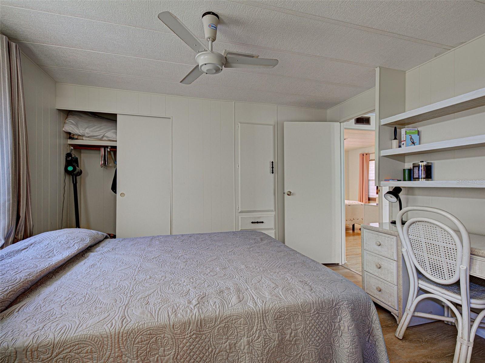 POLYNESIAN VILLAGE - Residential