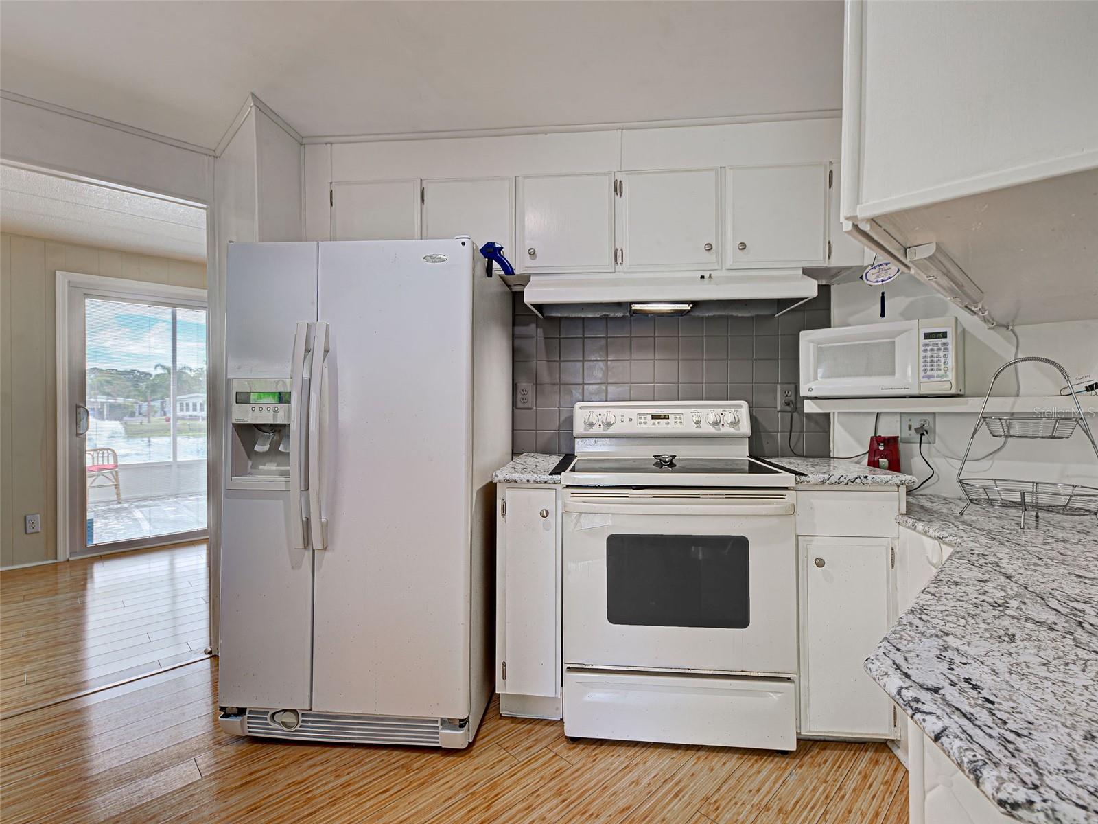 POLYNESIAN VILLAGE - Residential