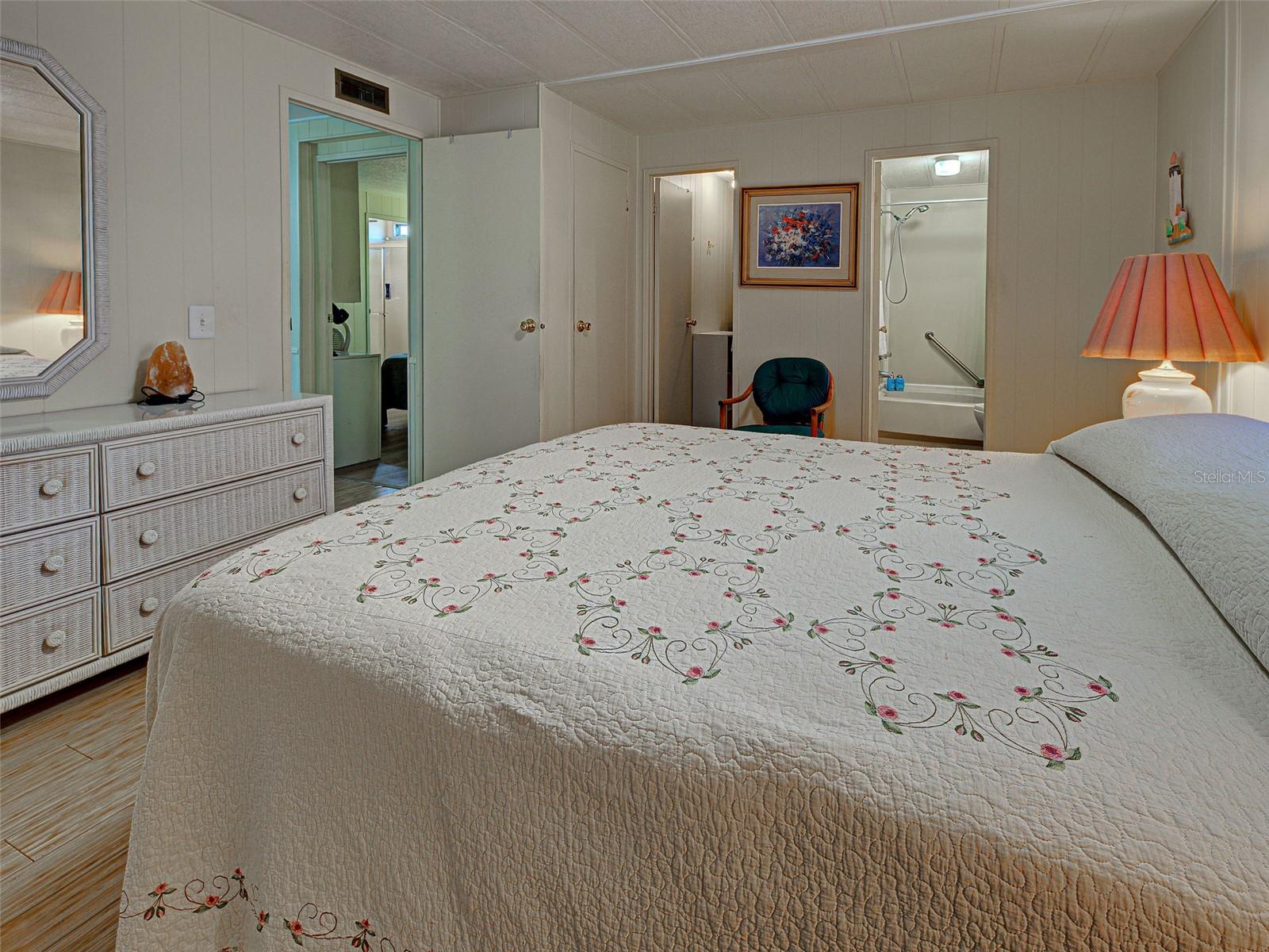 POLYNESIAN VILLAGE - Residential