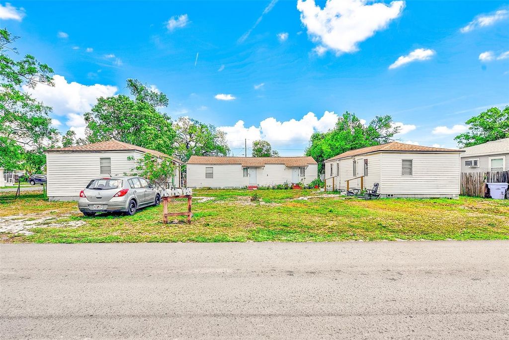 Photo of 3257 57th Avenue N, St Petersburg, FL 33714 (MLS # TB8511078)