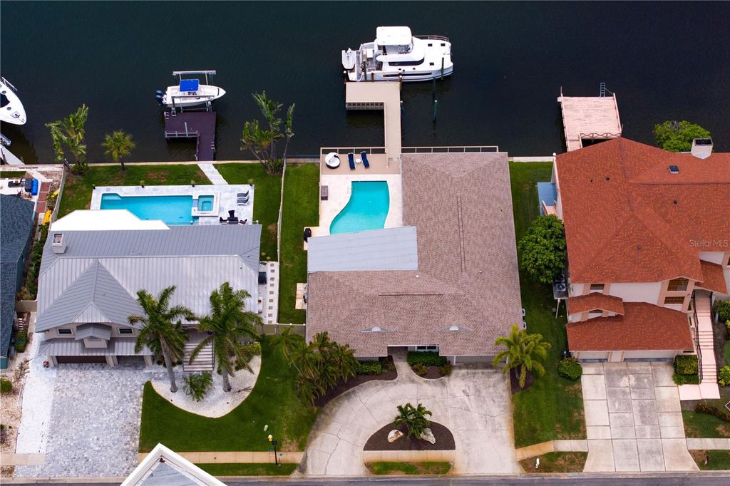 Photo of 2773 Seabreeze Drive S, Gulfport, FL 33707 (MLS # TB8386313)