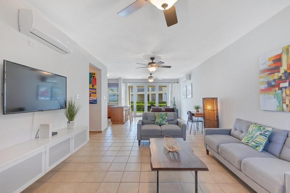 HARBOUR LAKES - Residential