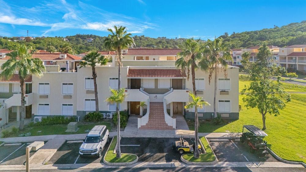HARBOUR LAKES - Residential