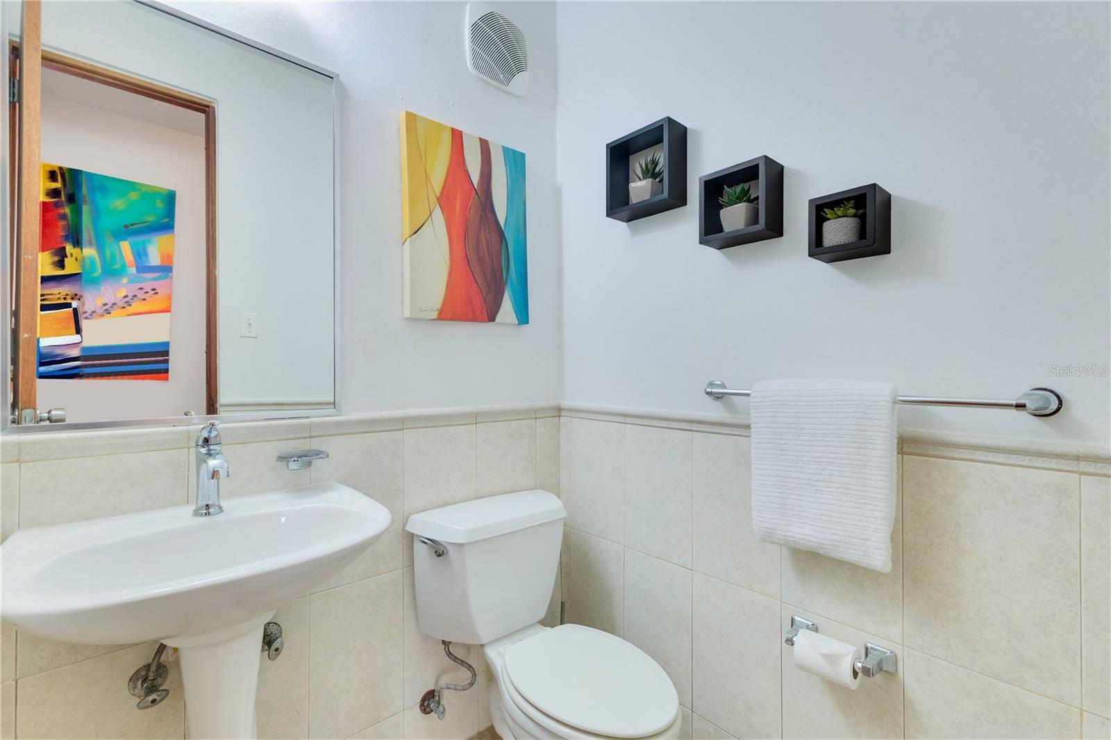 HARBOUR LAKES - Residential