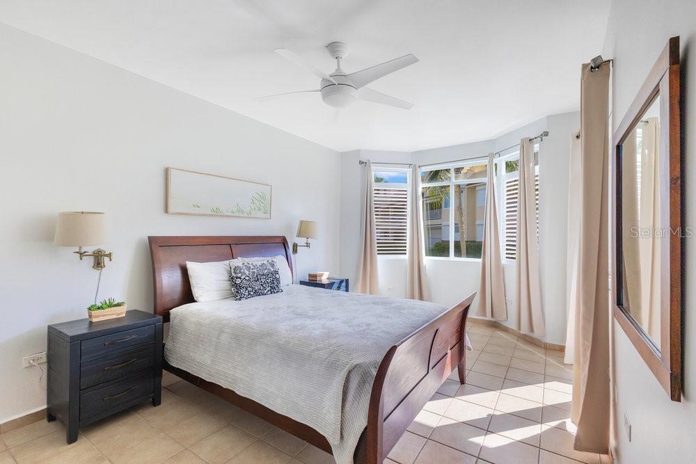 HARBOUR LAKES - Residential