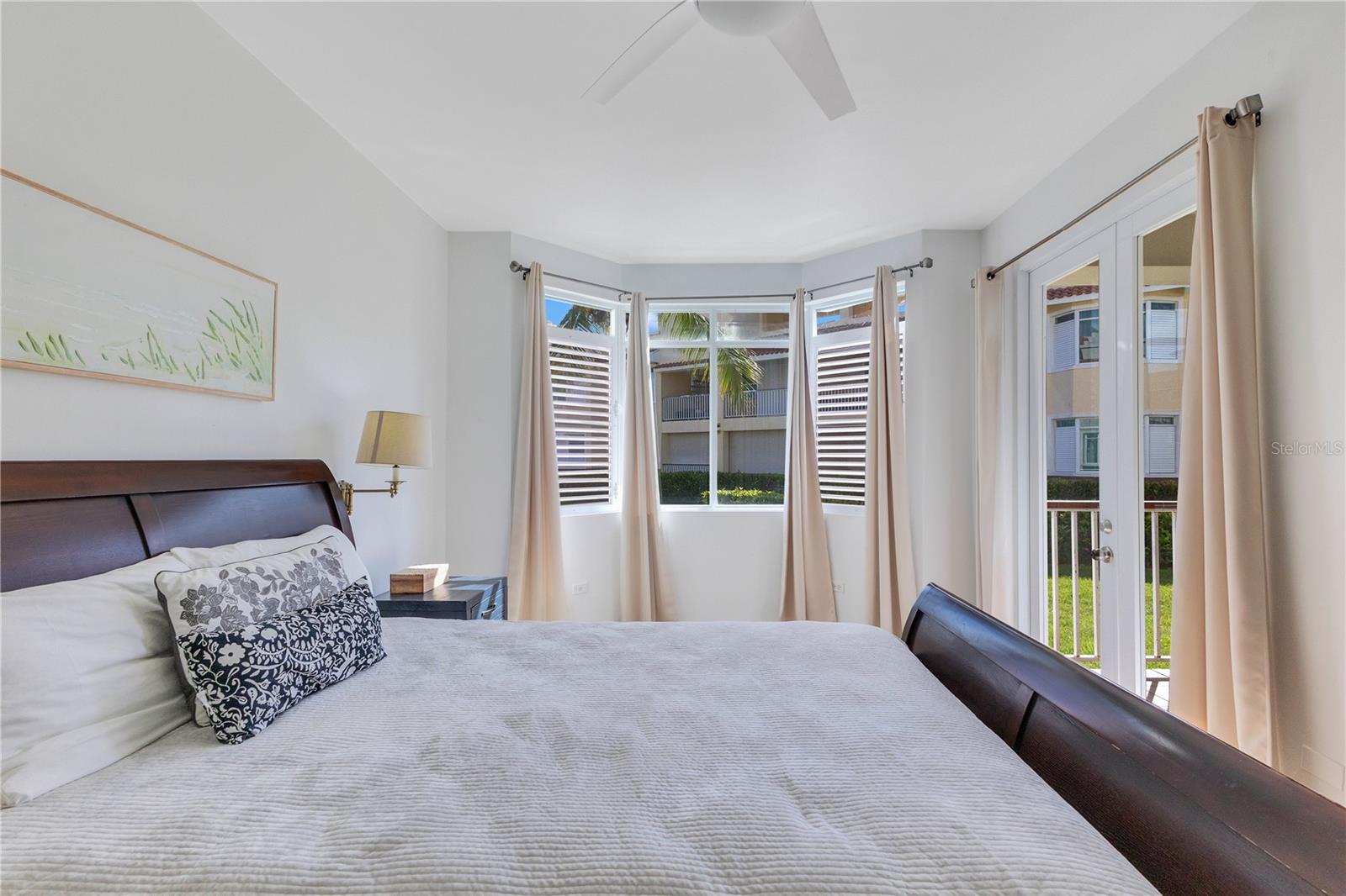HARBOUR LAKES - Residential