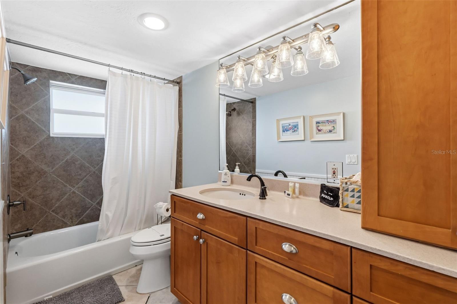 CRYSTAL SANDS 2 - Residential