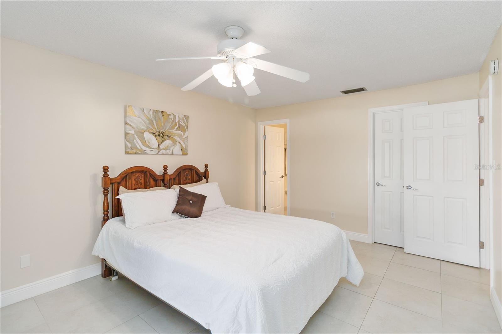 PARK LAKE VILLAS CONDO - Residential