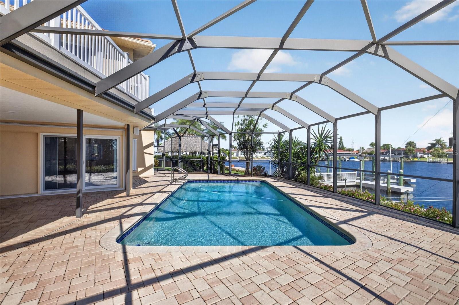 FLOR A MAR - Residential