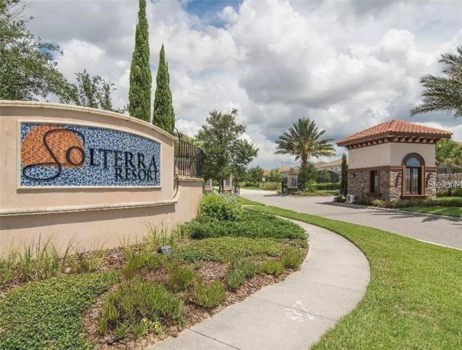 OAKMOSS TOWNHOMES PH 1 - Residential