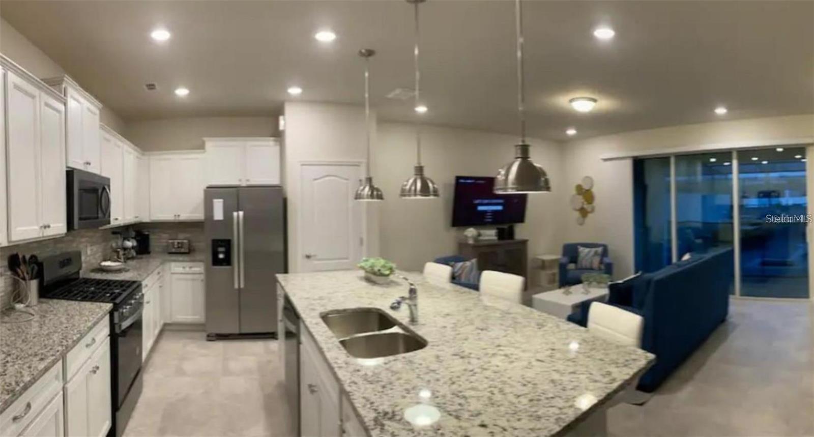 OAKMOSS TOWNHOMES PH 1 - Residential