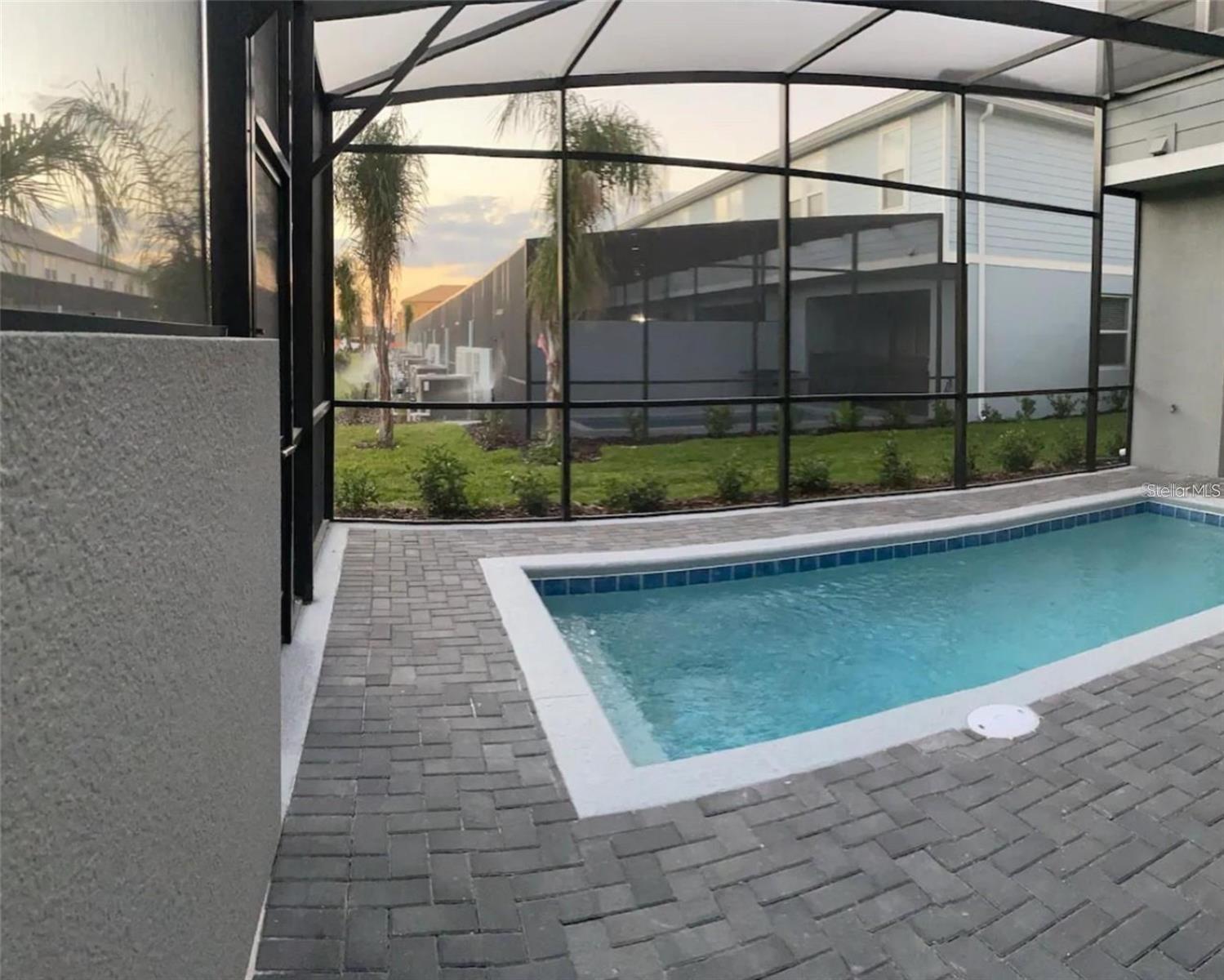 OAKMOSS TOWNHOMES PH 1 - Residential