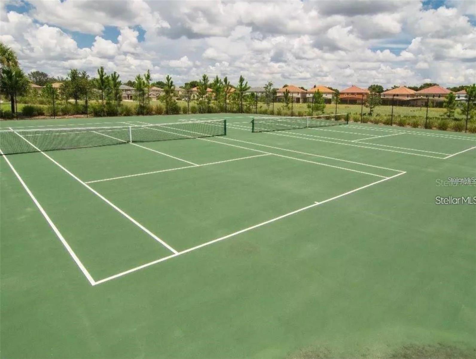 OAKMOSS TOWNHOMES PH 1 - Residential