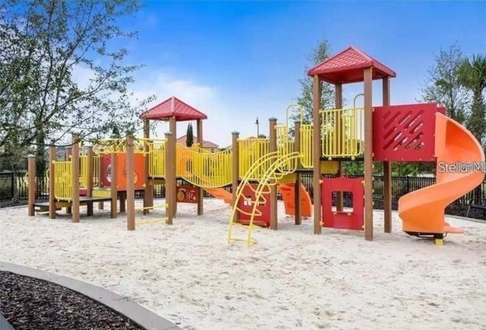 OAKMOSS TOWNHOMES PH 1 - Residential