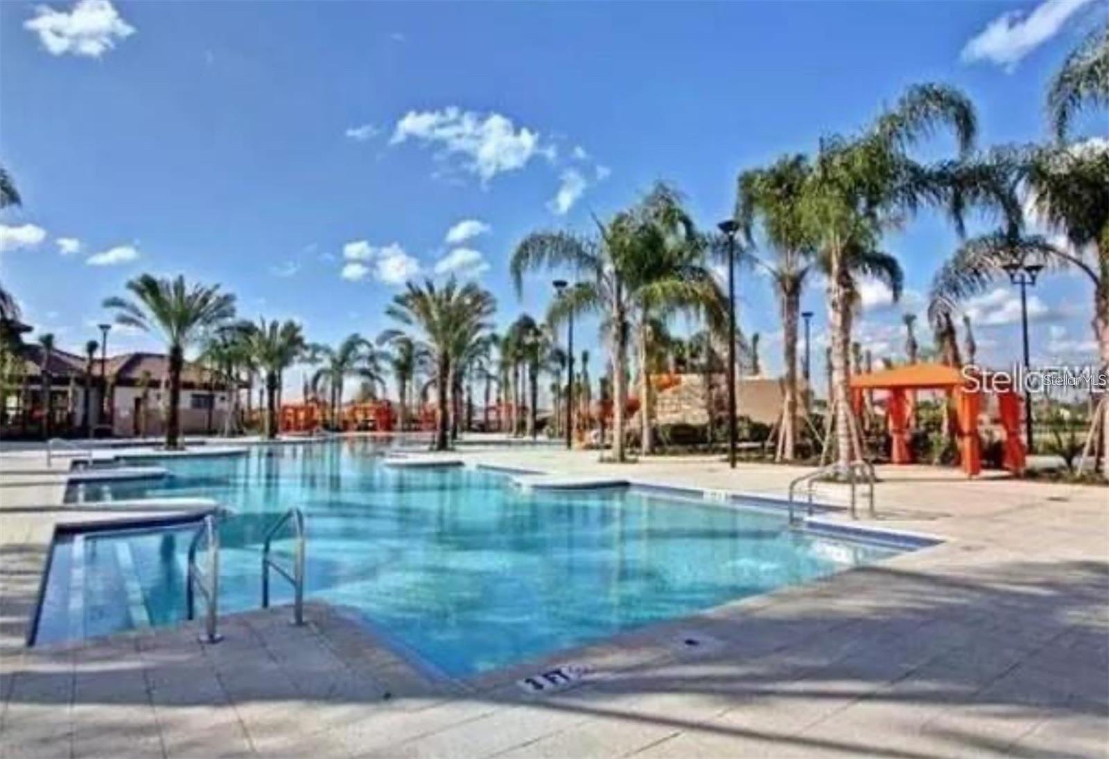 OAKMOSS TOWNHOMES PH 1 - Residential