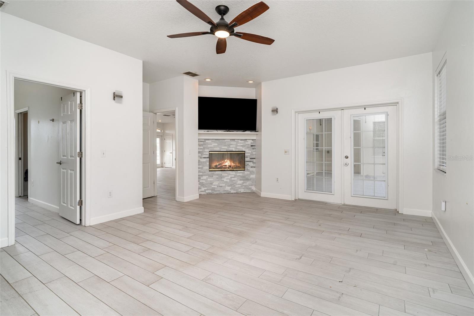 ACREAGE - Residential