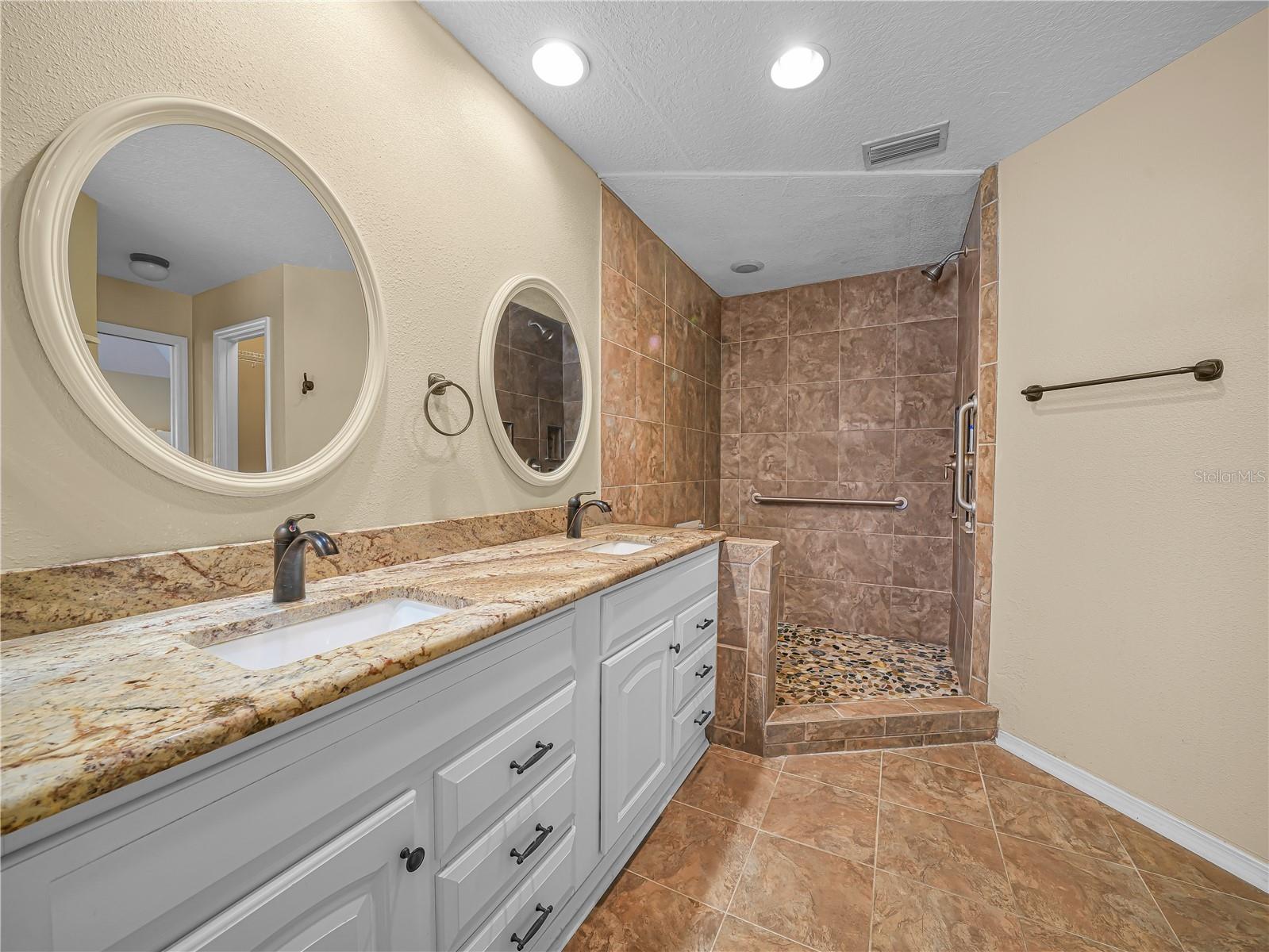 BLOOMFIELD HILLS PH 01 - Residential