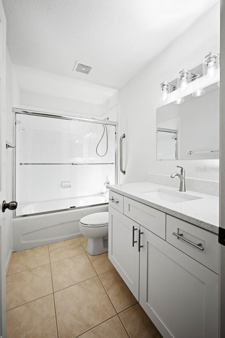 EMERALD POINTE TWNHMS AT TA - Residential
