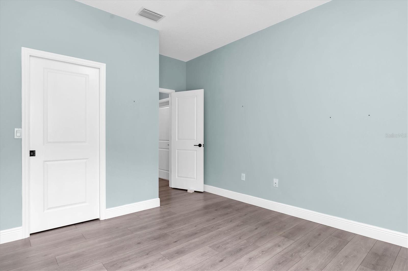 RIVERCHASE SOUTH - Residential