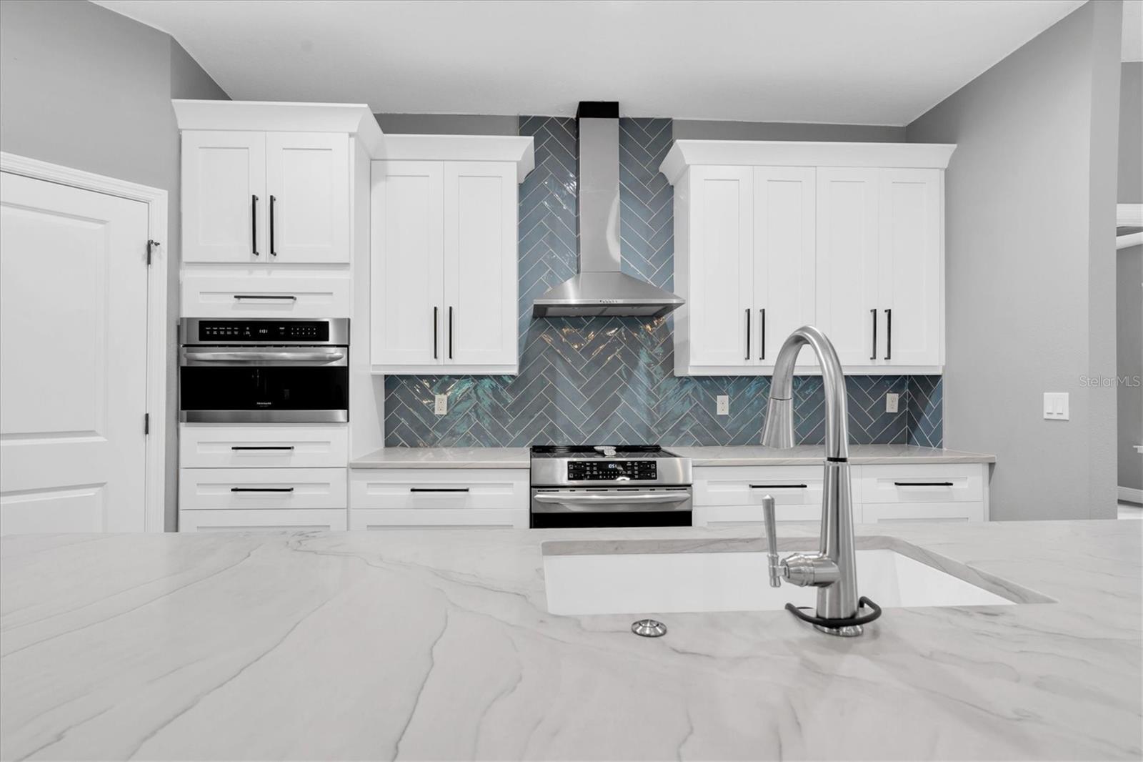 RIVERCHASE SOUTH - Residential