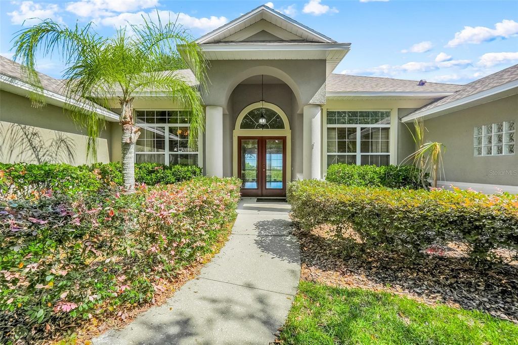 Photo of 932 Cornell Avenue, Clermont, FL 34711 (MLS # G5112341)