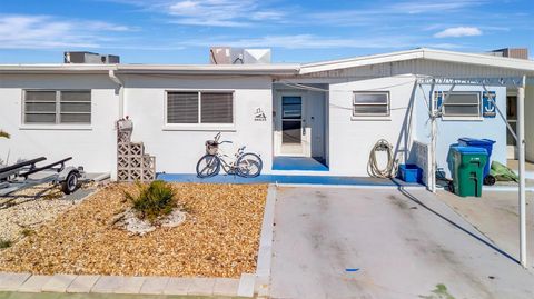 Photo of 15 Seaside Court, Holmes Beach, FL 34217 (MLS # A4642333)