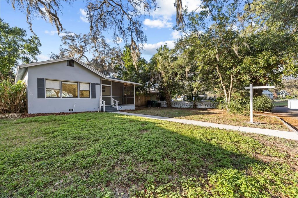 Photo of 5806 N 9th Street, Tampa, FL 33604 (MLS # TB8463094)