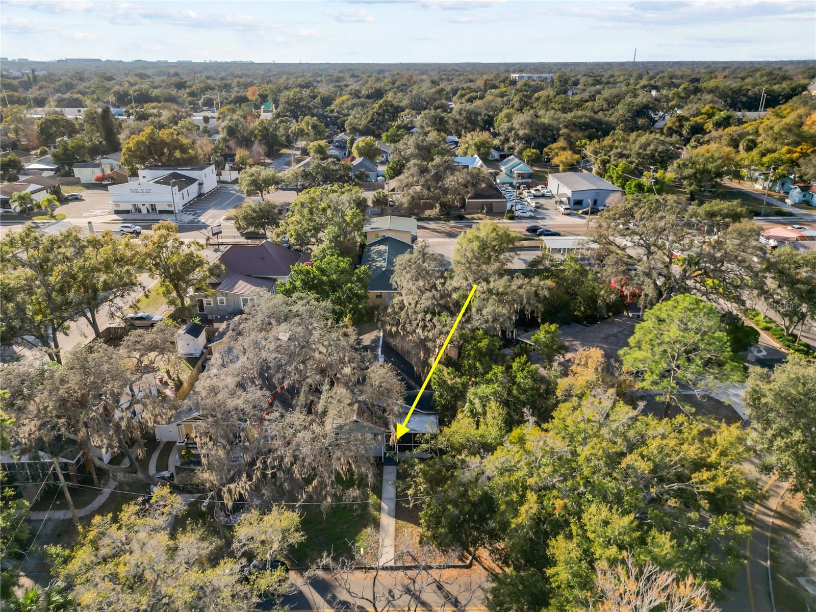 LAKEWOOD MANOR - Residential