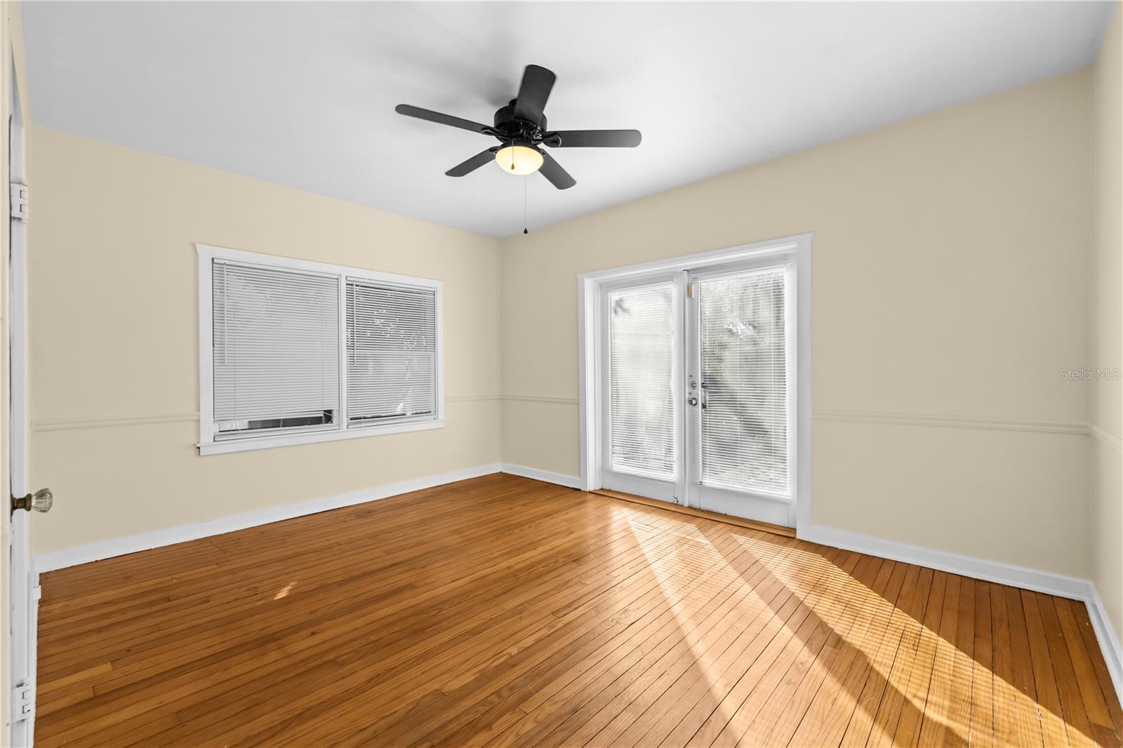 LAKEWOOD MANOR - Residential