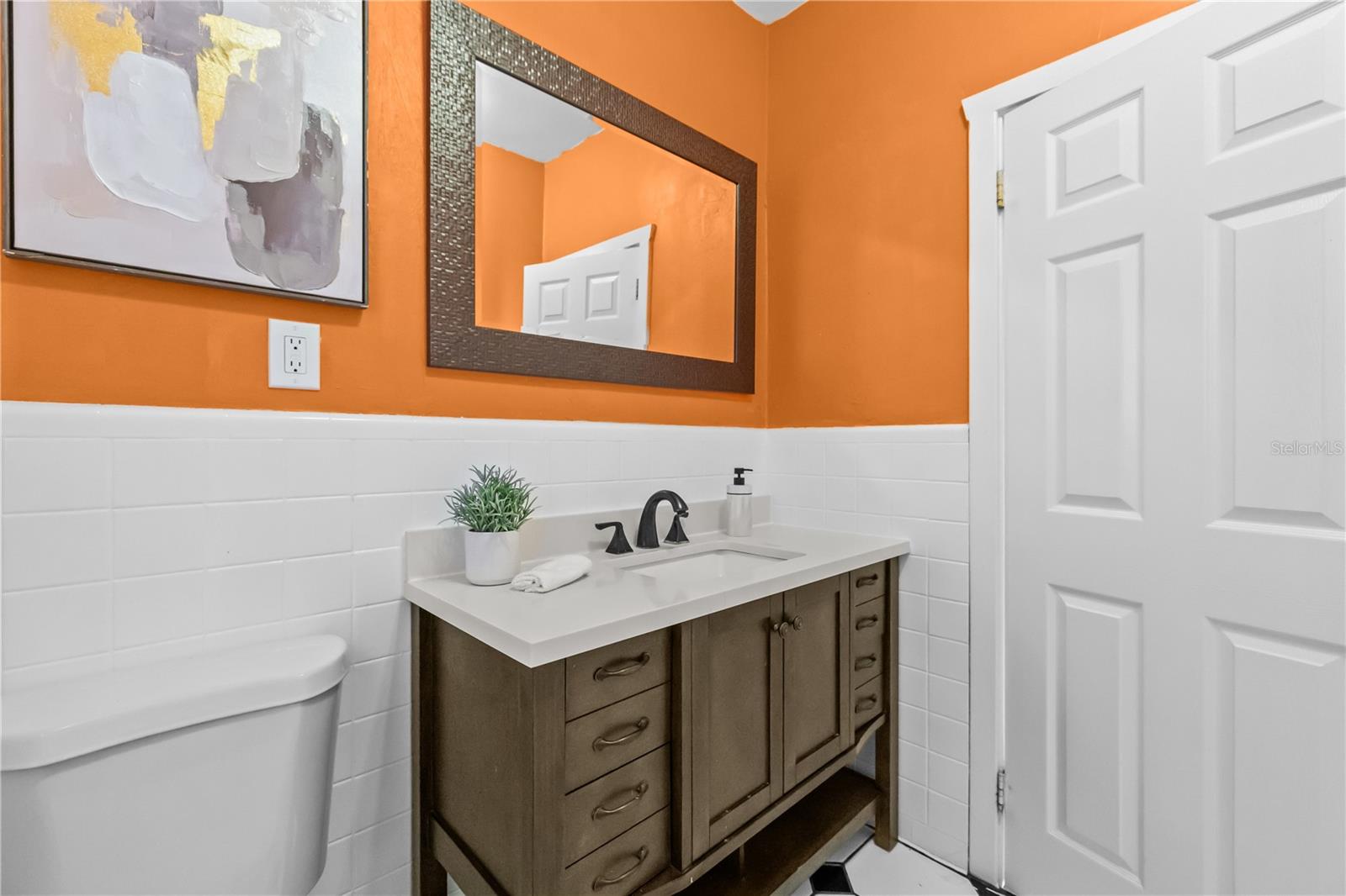 LAKEWOOD MANOR - Residential