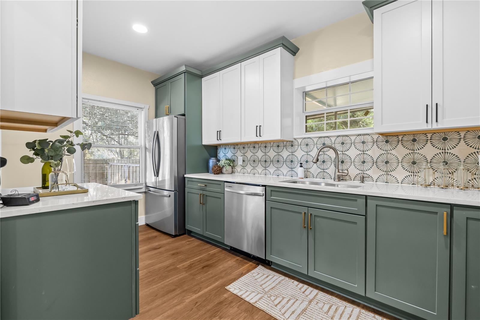 LAKEWOOD MANOR - Residential