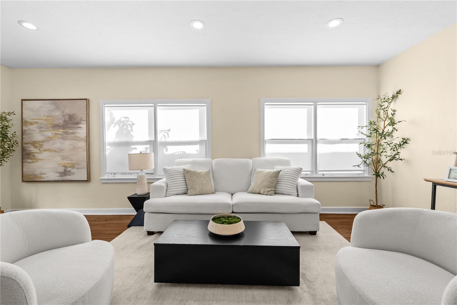 LAKEWOOD MANOR - Residential