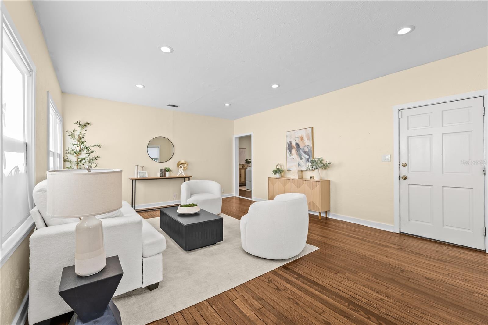 LAKEWOOD MANOR - Residential