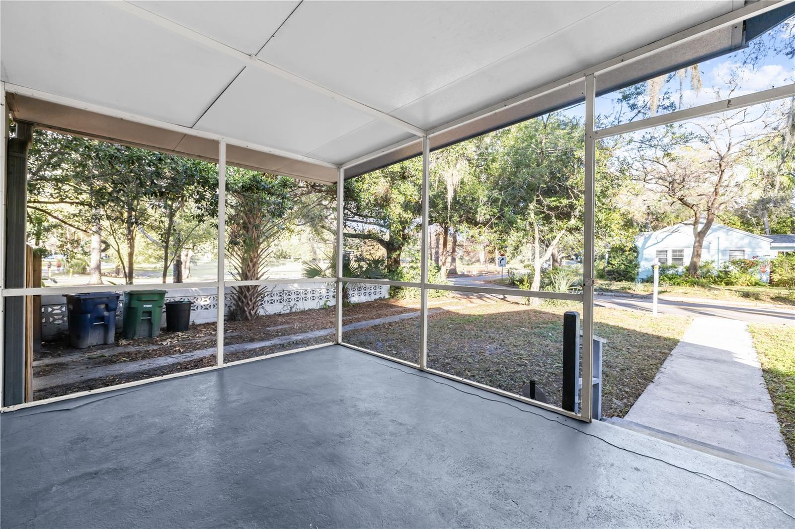 LAKEWOOD MANOR - Residential