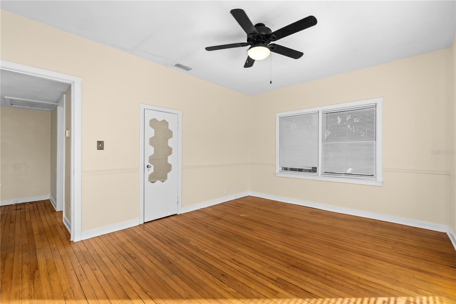 LAKEWOOD MANOR - Residential