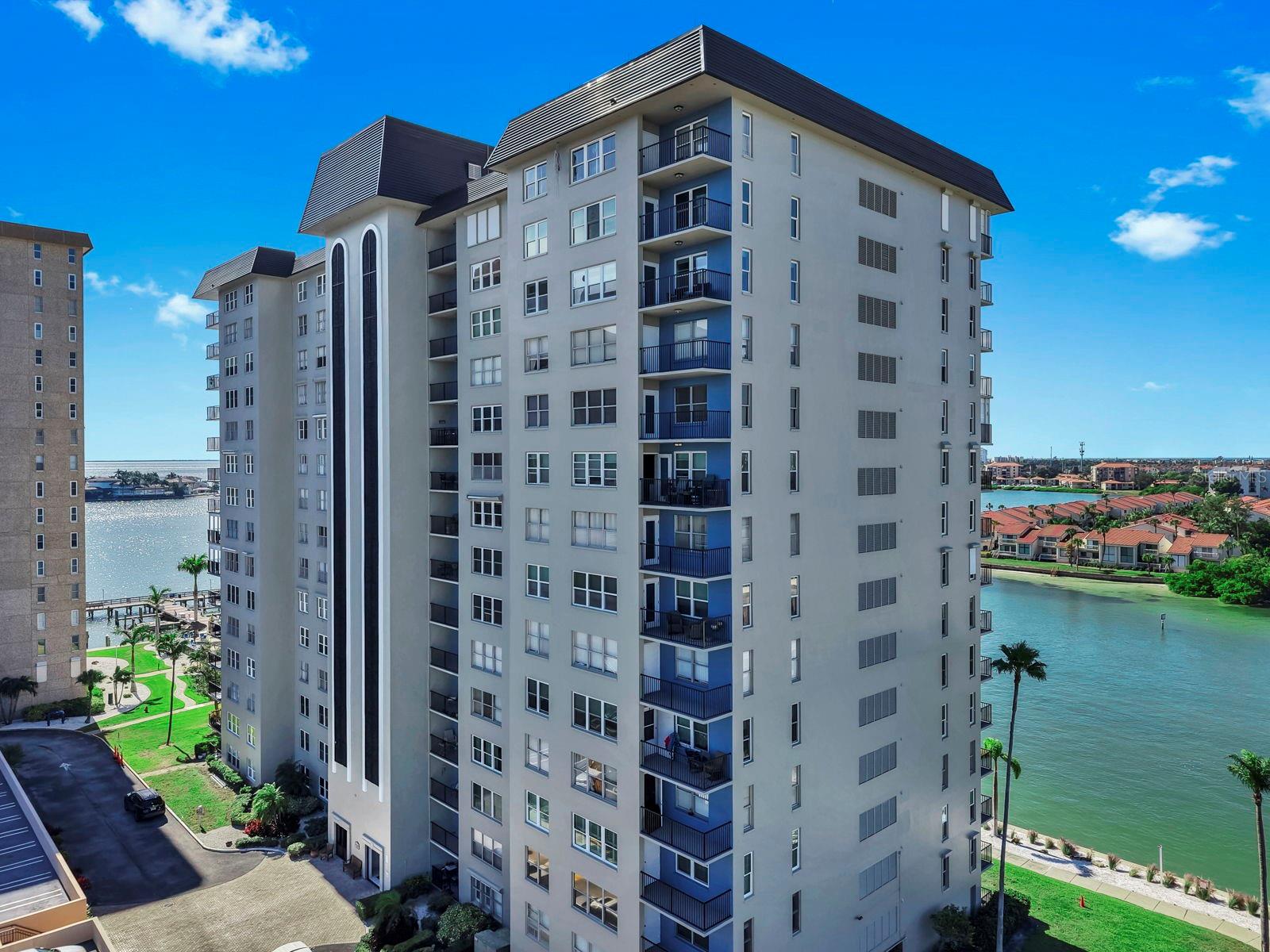 BAYWAY ISLES POINT BRITTANY FIVE - Residential