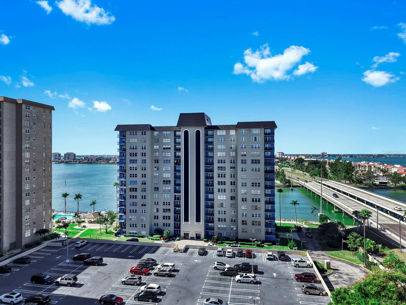 BAYWAY ISLES POINT BRITTANY FIVE - Residential