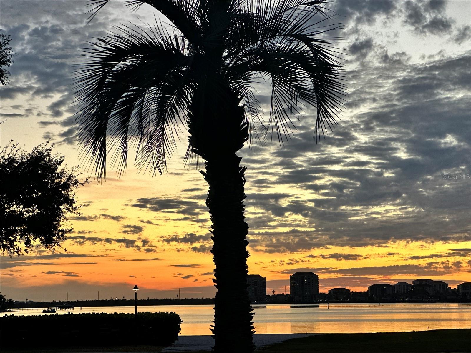 BAYWAY ISLES POINT BRITTANY FIVE - Residential