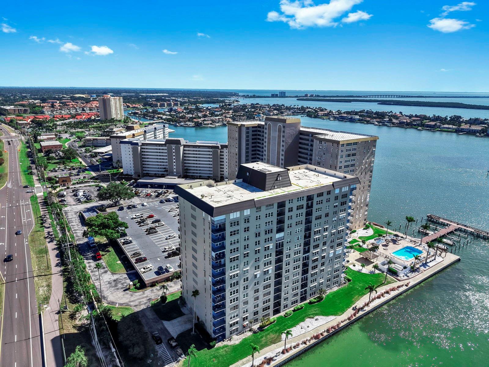 BAYWAY ISLES POINT BRITTANY FIVE - Residential