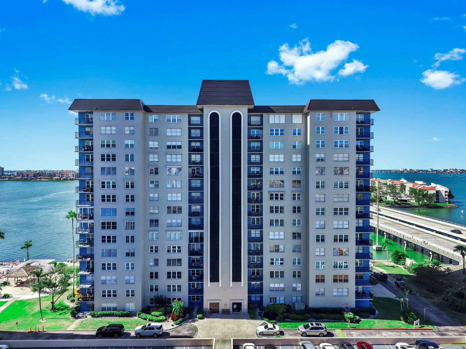 BAYWAY ISLES POINT BRITTANY FIVE - Residential