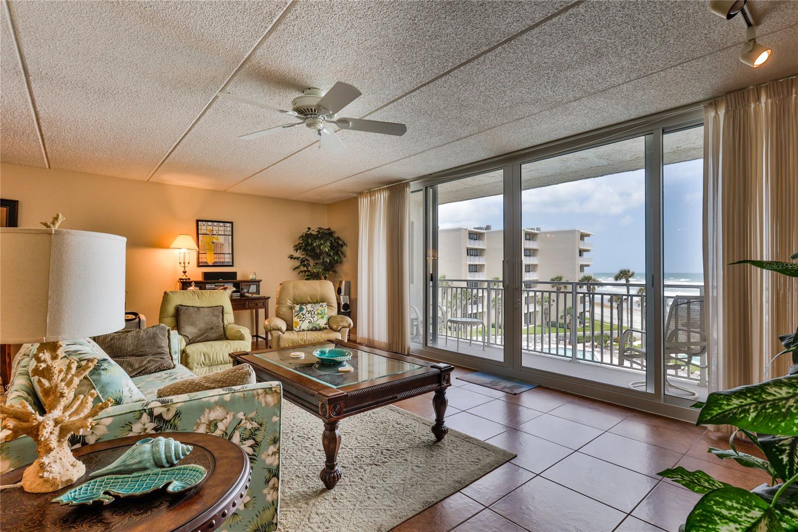 Pelican - Residential