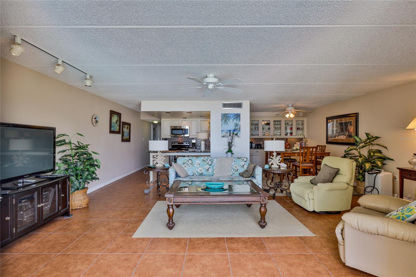 Pelican - Residential