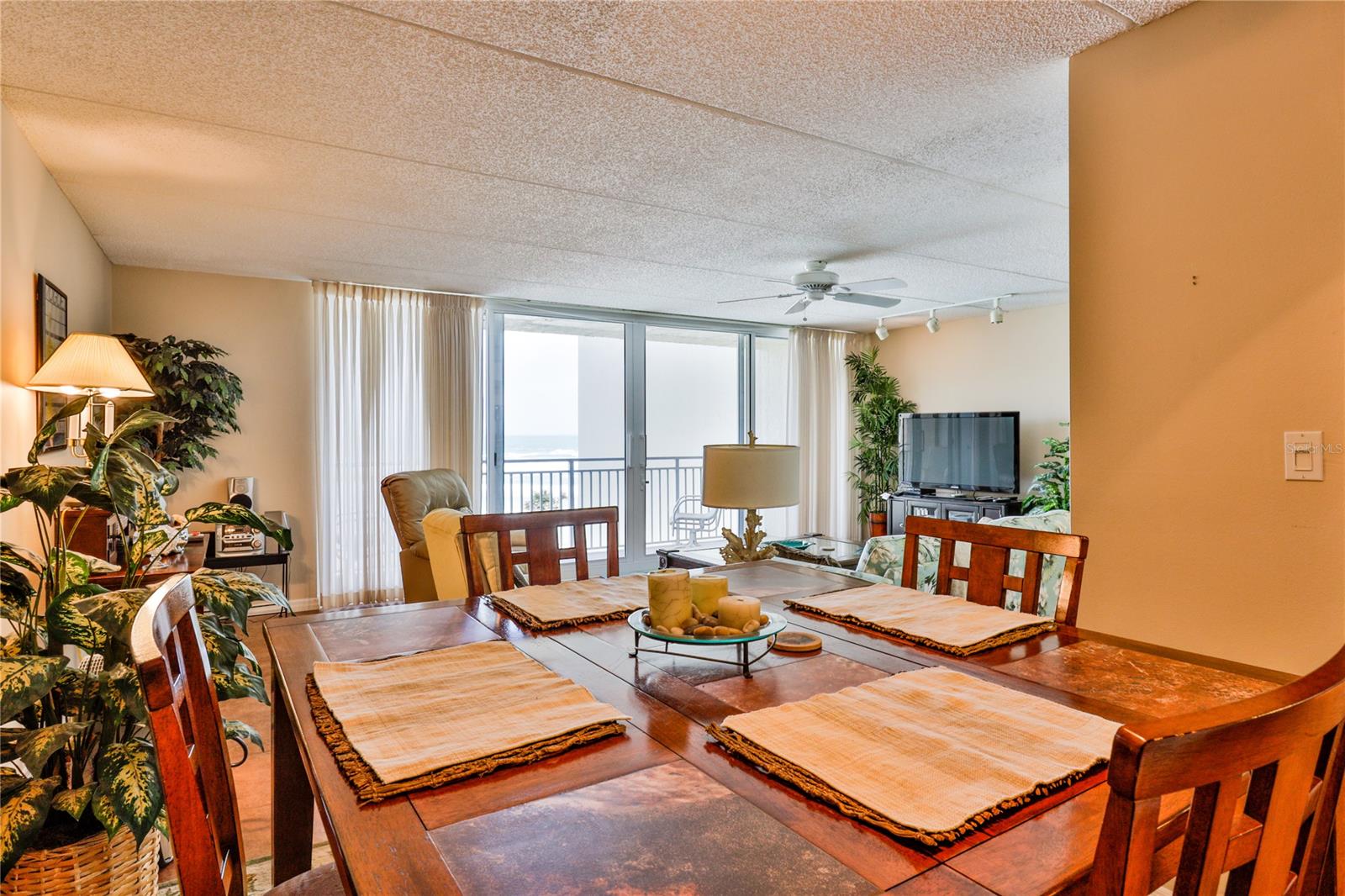 Pelican - Residential