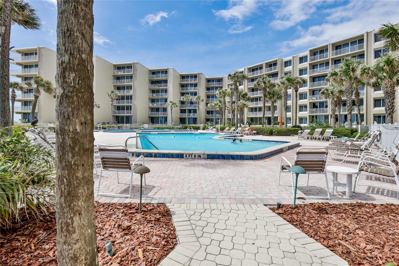 Pelican - Residential