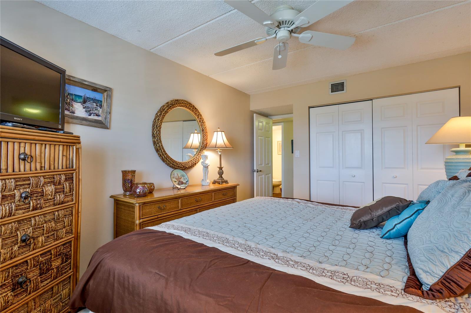 Pelican - Residential