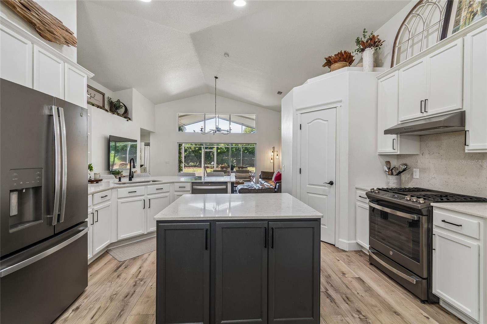 FISHHAWK RANCH PH 2 PRCL - Residential