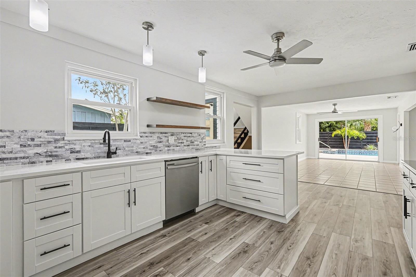 LONGBEACH ON LONGBOAT KEY - Residential