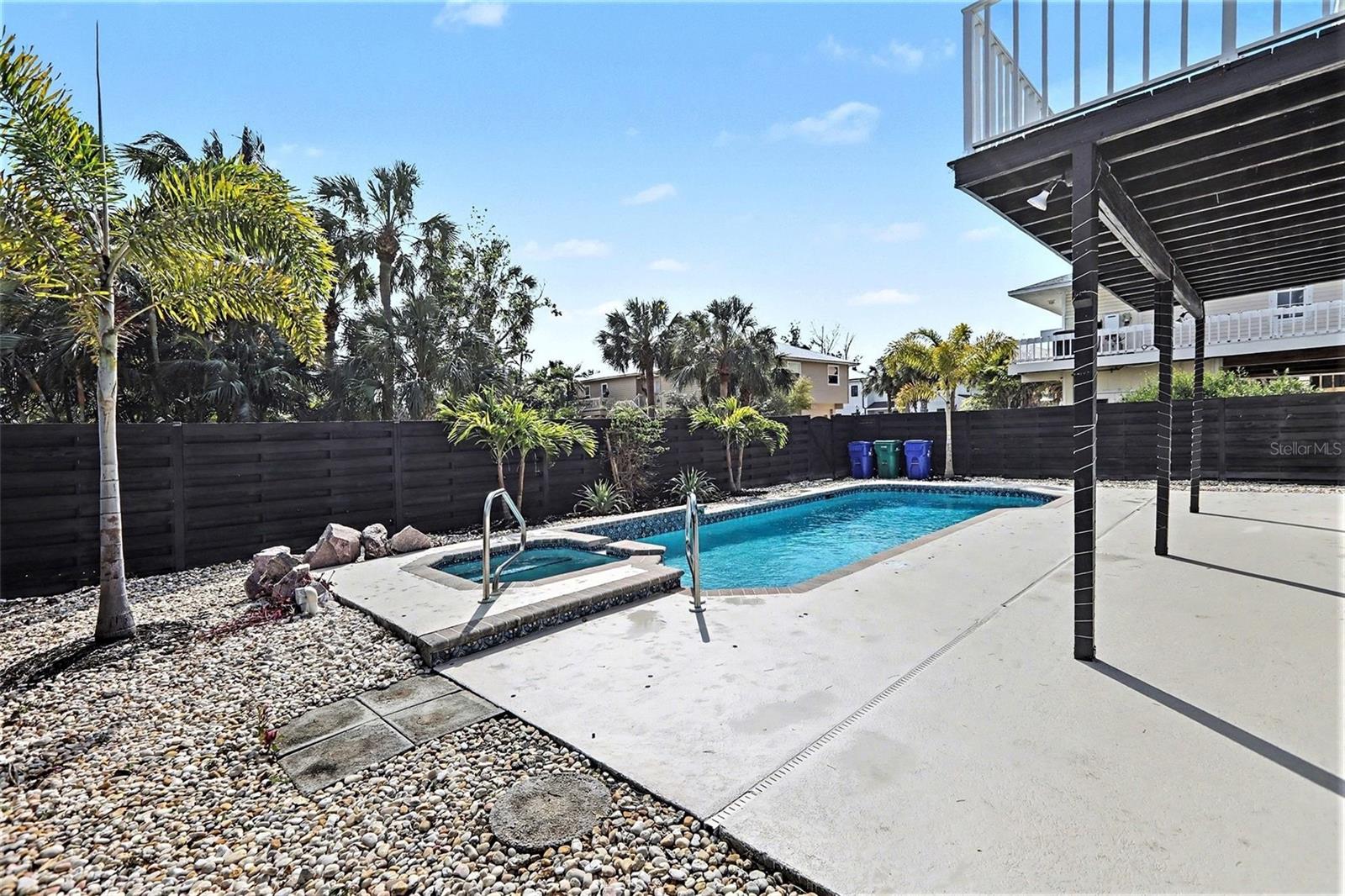 LONGBEACH ON LONGBOAT KEY - Residential