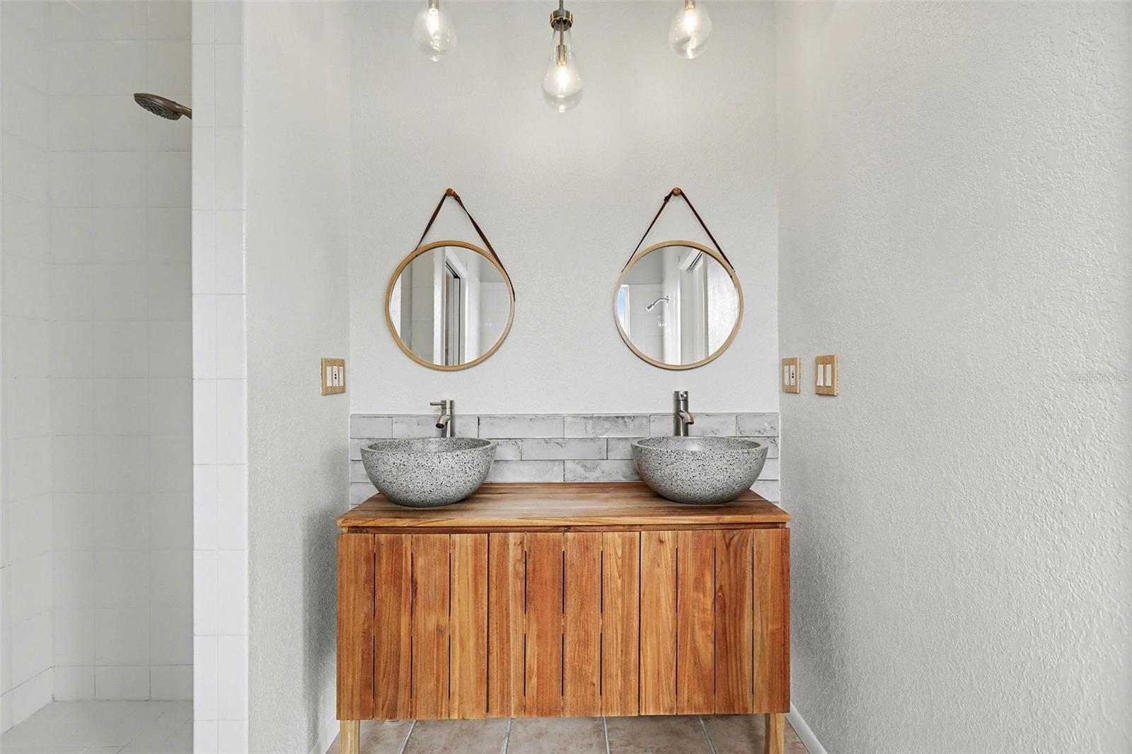 LONGBEACH ON LONGBOAT KEY - Residential