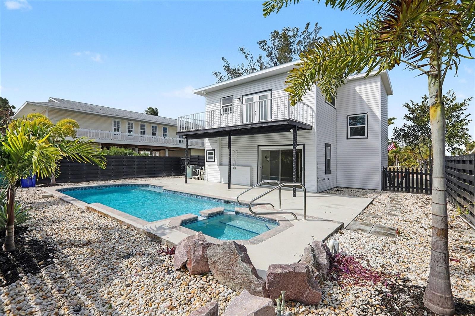 LONGBEACH ON LONGBOAT KEY - Residential